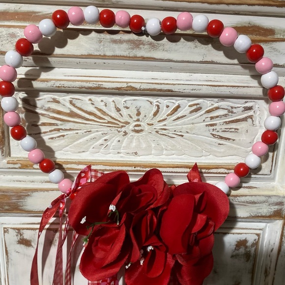 Beaded Heart Wreath, Valentines Macrame, Wall Hanging, Home Decor - Picture 4 of 6